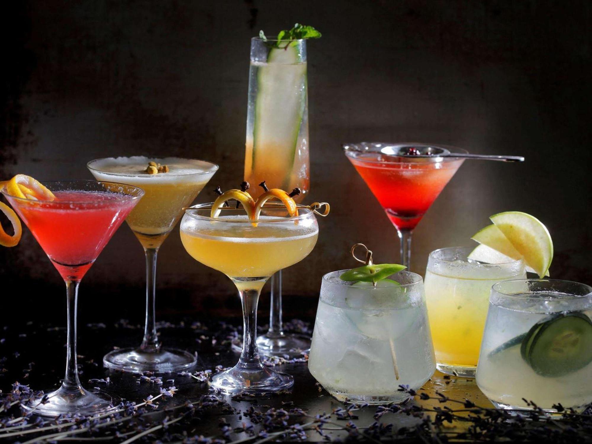 Hotel Fairmont Makati Makati City Zewnętrze zdjęcie A selection of cocktails