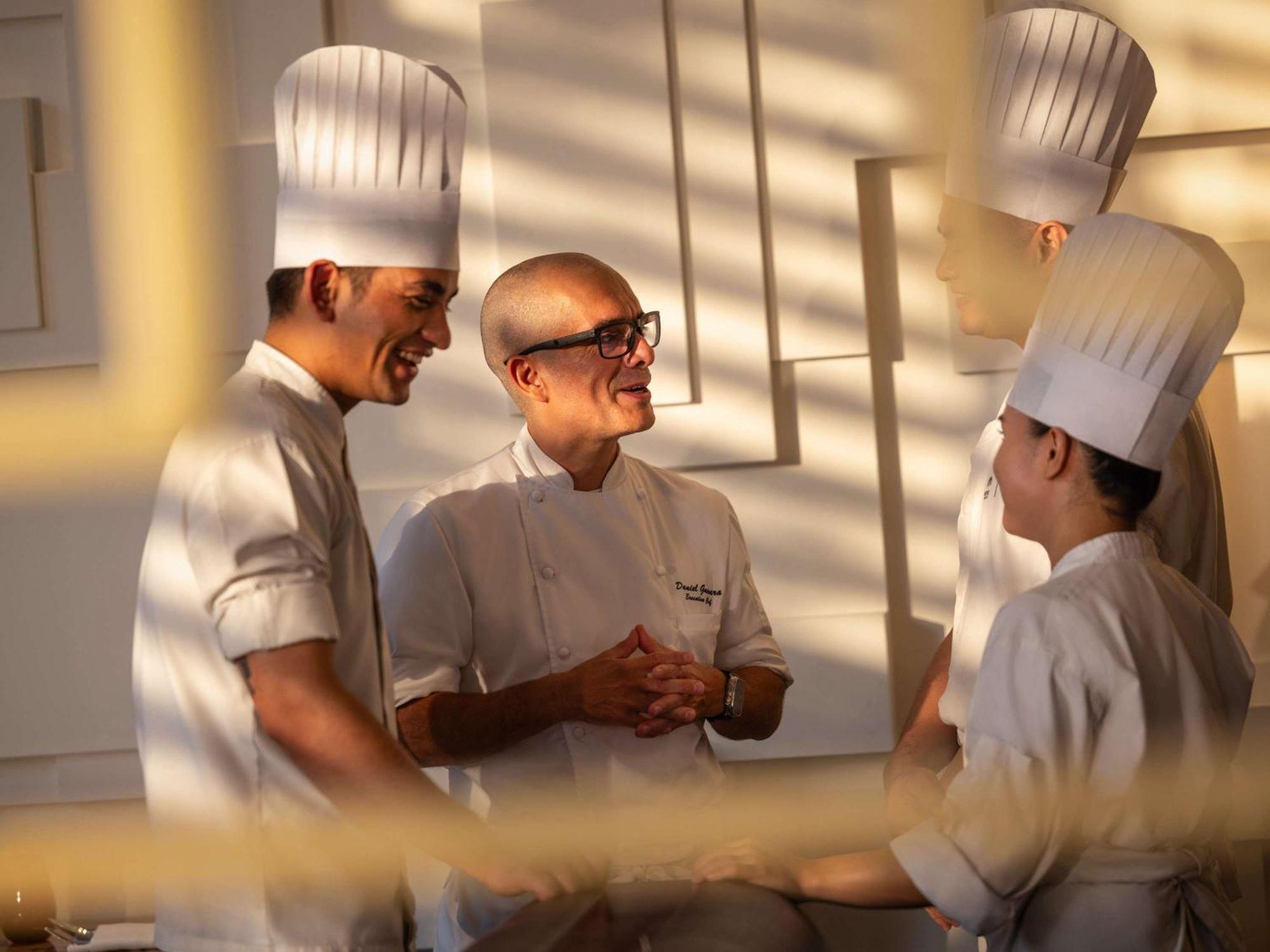 Hotel Fairmont Makati Makati City Zewnętrze zdjęcie Chef de cuisine with his sous-chefs