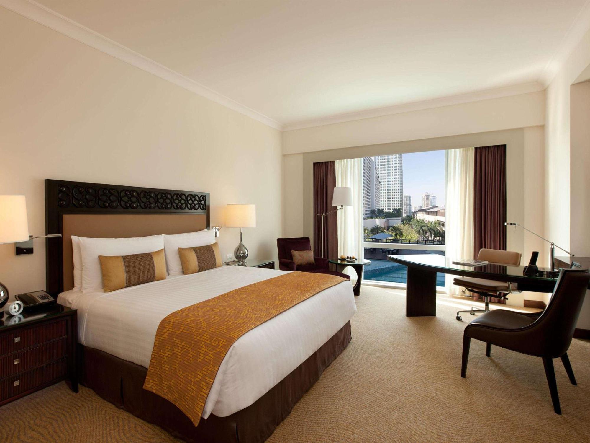 Hotel Fairmont Makati Makati City Zewnętrze zdjęcie A room at the hotel